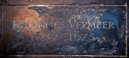 Gedenksteen Johannes Vermeer in de Oude Kerk van Delft